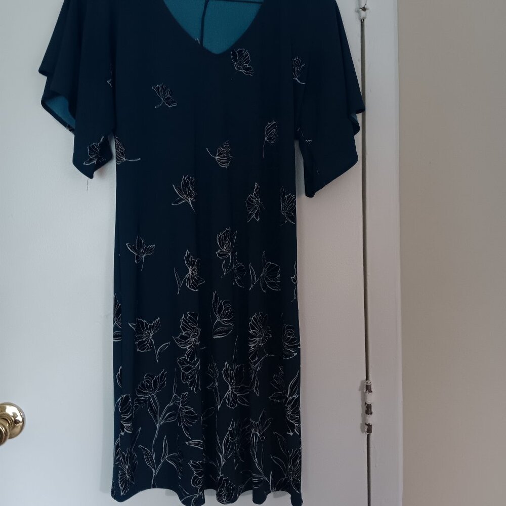 APT 9 floral flutter sleeve dress